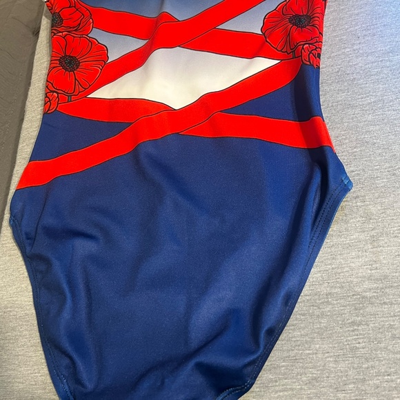 Quatro Leonard - Picture 9 of 10